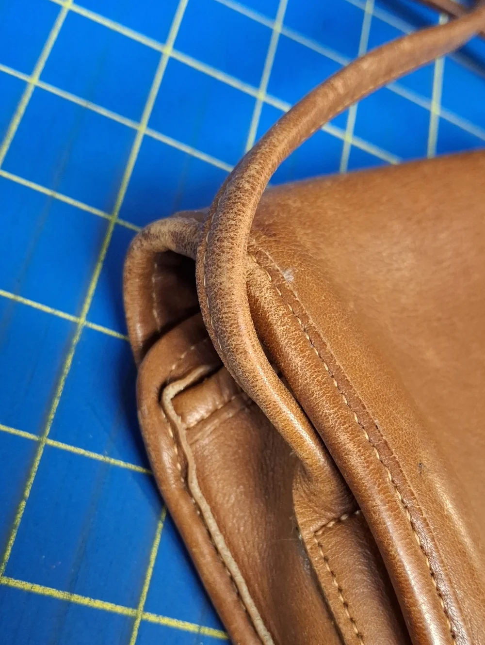 Vintage Coach Brown Leather Crossbody Bag Turn-Lock Brass Closure